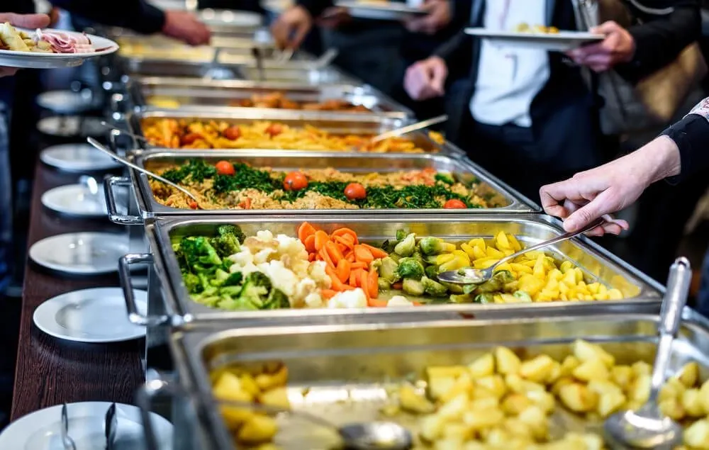 Atualmente, o restaurante self service é um dos mais populares do Brasil. O diferencial está na comida, que precisa ser muito saborosa e com preço acessível.