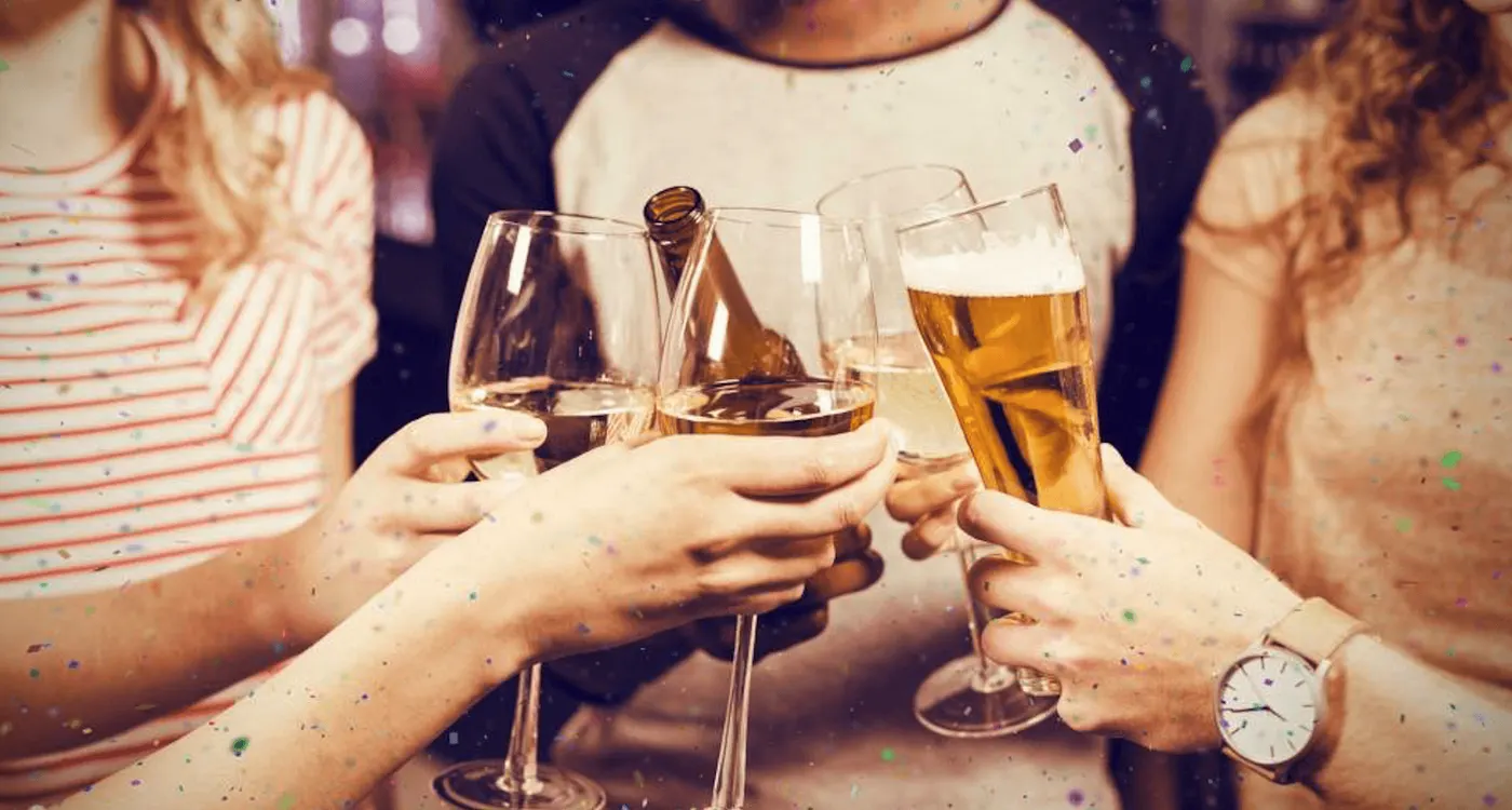 As notícias boas merecem brindes ao lado dos amigos! Para reunir a galera em grande estilo - porque eles merecem, né!? - a organização é a sua BFF.