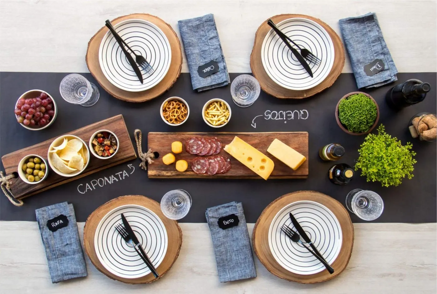 Você pode oferecer um jantar ou petiscos. Tudo vai depender do que você escolher para a sua festa.
